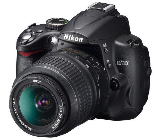 Nikon D5000 + AF-S DX 18-55 mm