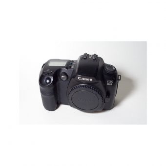800px-Canon_EOS_D30.jpg