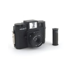 600px-Holga_120SF_with_film.jpg