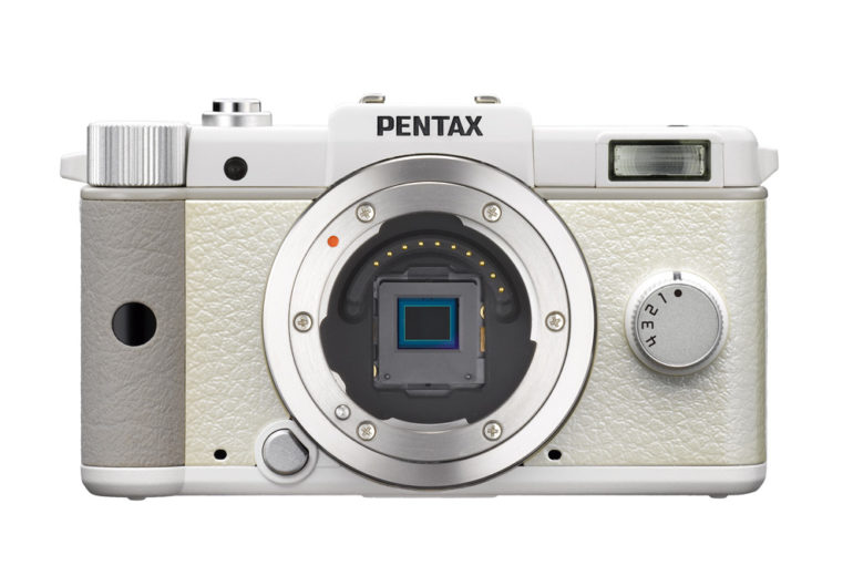 Pentax-Q_a3_white.jpg