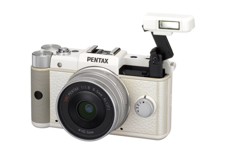 Pentax-Q_white_flash