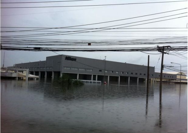 Thailand-flooding-Nikon-factory.jpg