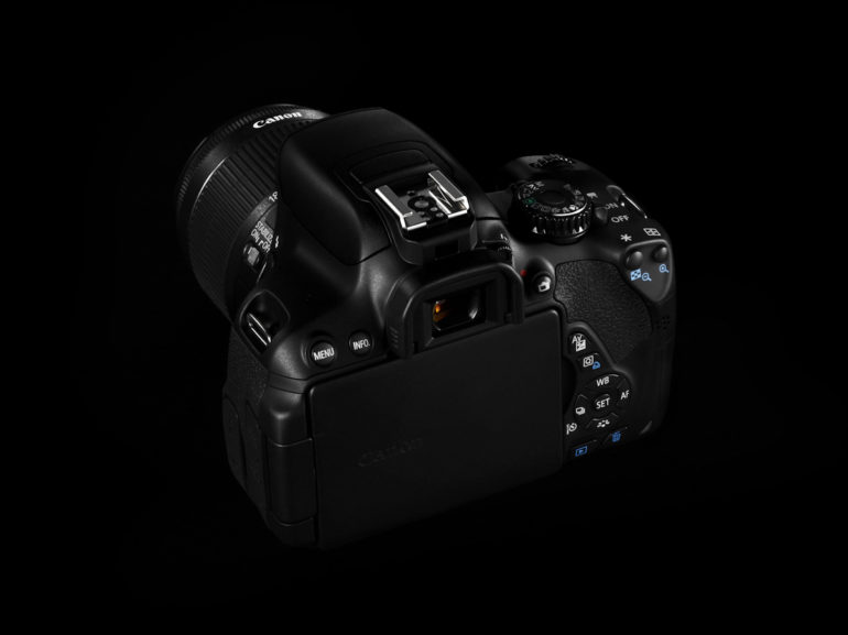 EOS 650D CREATIVE SLANT BACK