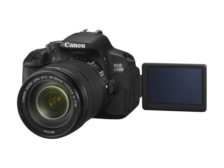 EOS-650D-FSL-LCD-OPEN-w-EF-S-18-135mm.jpg