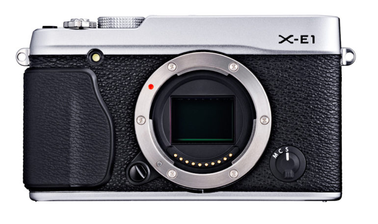 X-E1_silver_front_P69