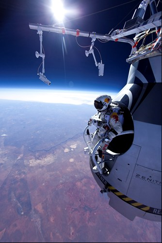 red-bull-stratos-8.png
