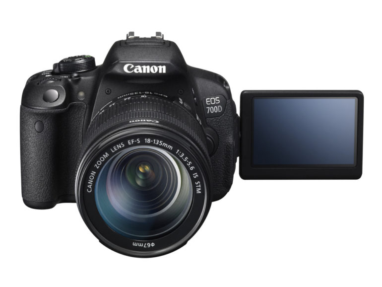 EOS 700D FRA LCD OPEN w EF-S 18-135mm IS STM