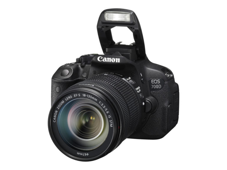 EOS 700D FSL FLASH OPEN w EF-S 18-135mm IS STM