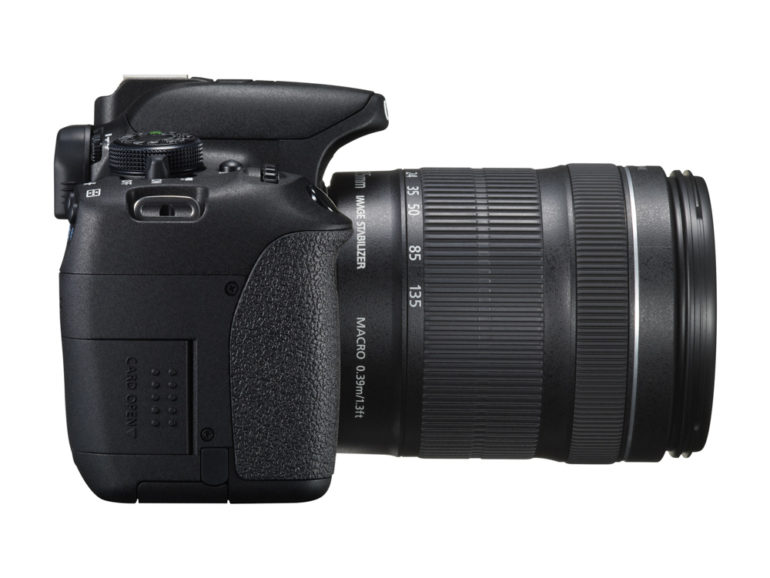 EOS 700D SIDE RIGHT w EF-S 18-135mm IS STM