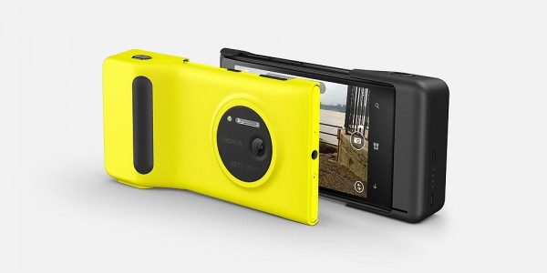 Nokia-Lumia-1020-with-Camera-Grip-600x300.jpg