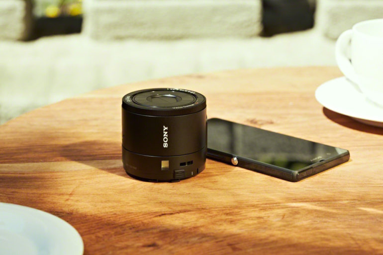 DSC-QX100_InSituation_04_Xperia-Z-1200