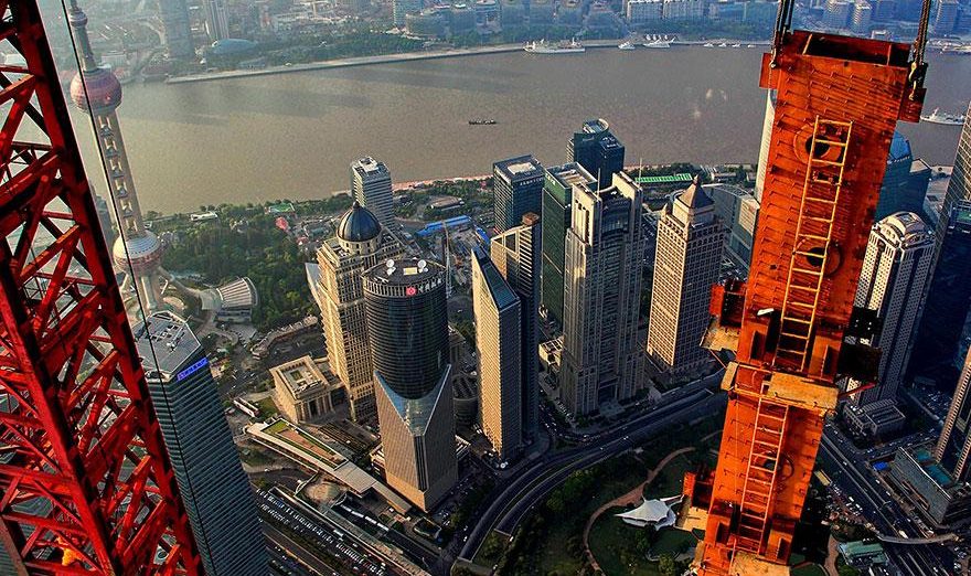 crane-operator-aerial-shanghai-photos-wei-gensheng-12.jpg