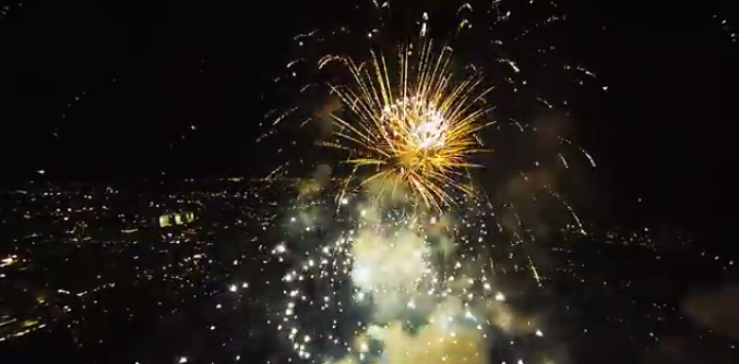 Fly-Into-an-Ocean-of-Exploding-Fireworks-in-this-Captivating-Drone-Video1.png