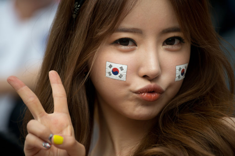 south-korea-peace-sign-v-sign.jpg