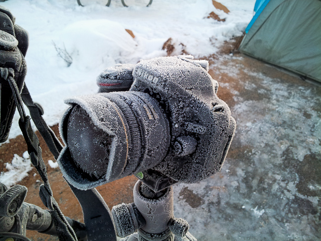 01-digital-camera-frost-snow-bad-weather.jpg