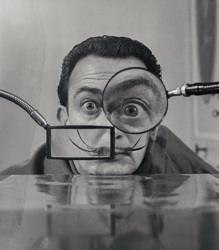 willy-rizzo-salvador-dali-loupes-paris-1949.jpg