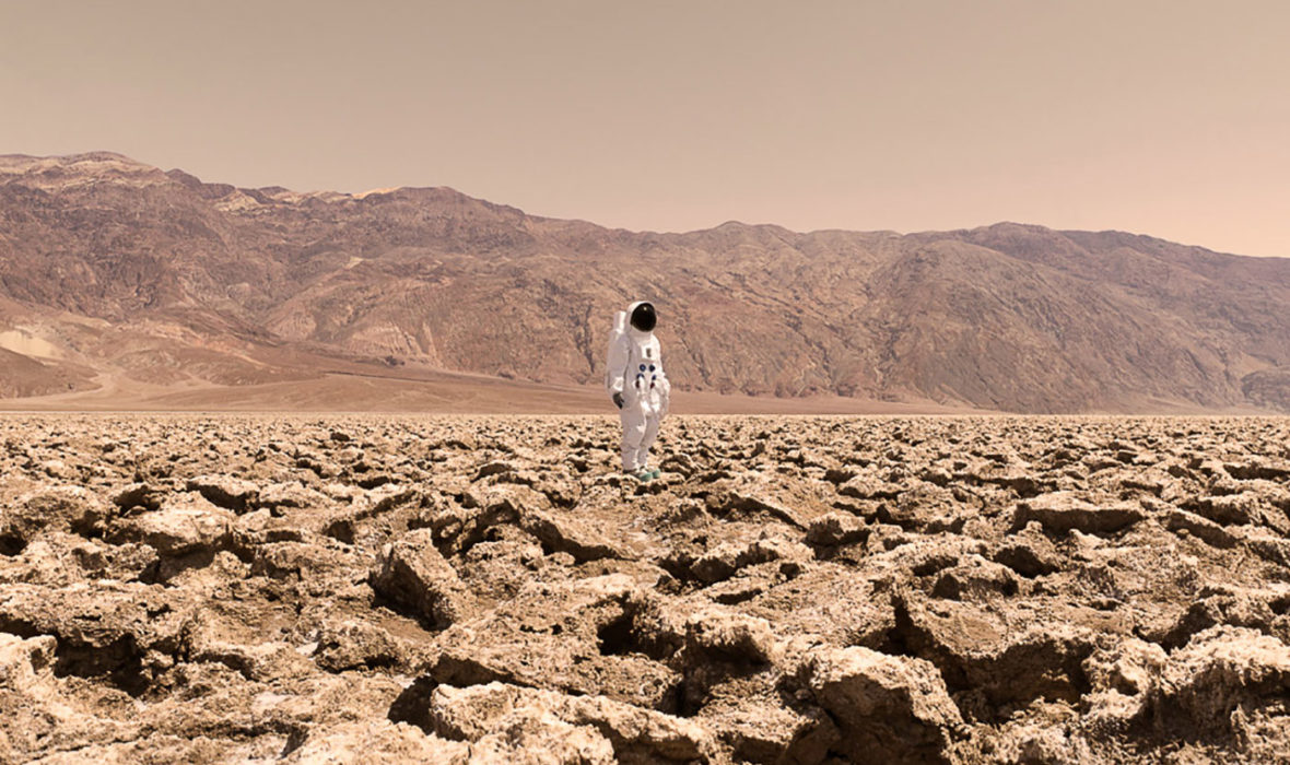 greetings-from-mars-surreal-snapshots-by-julien-mauve-0.jpg