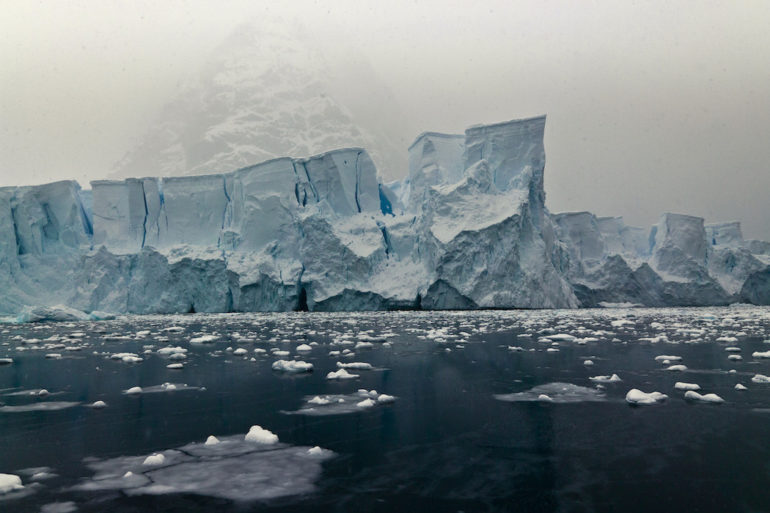 ReneKoster_photography-_ANTARCTICA_iGNANT_2100_06-1050x700.jpg