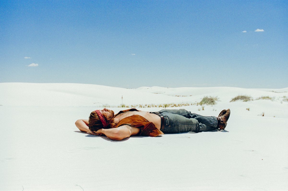 theo-et-maud-theo-white-sand