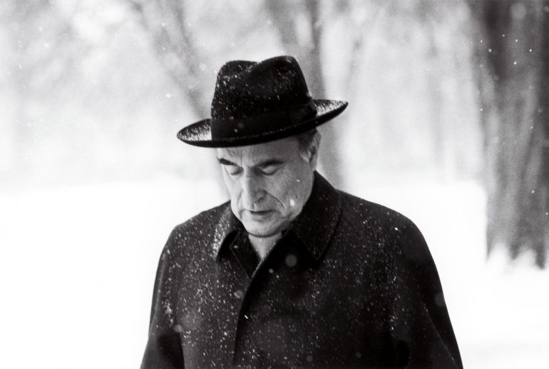 François Mitterrand, promenade sous la neige, Elysée, 12 déce