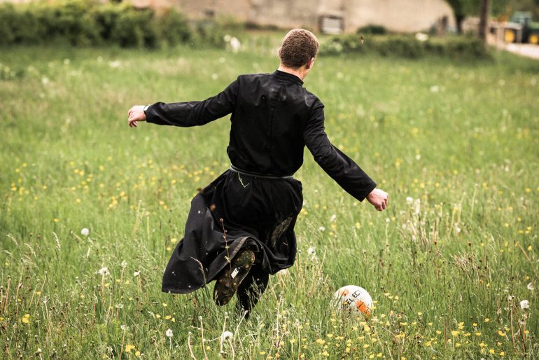 FRANCE, Flavigny sur Ozerain. 2013