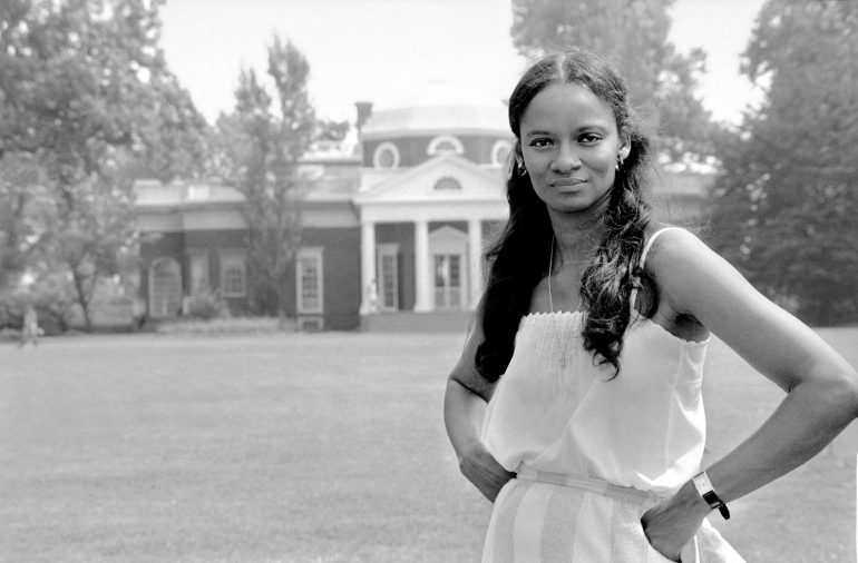 9307155fa3a5680a99129d2a53d07b4d3f589445_2200