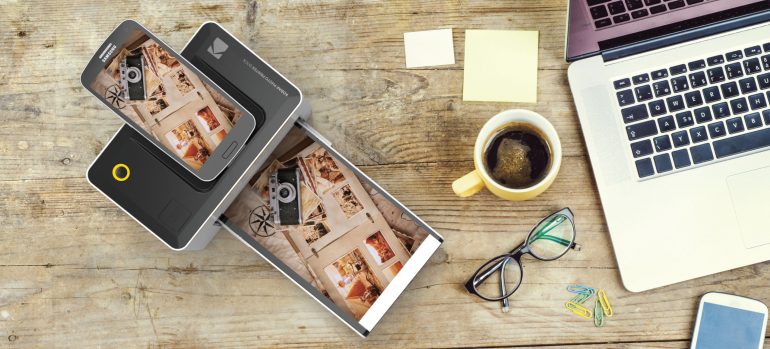 Kodak-Printer-Dock-Lifestyle-1