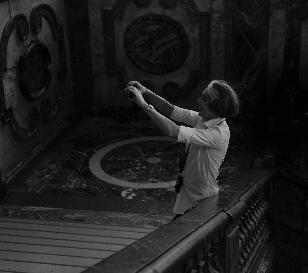 SELFIE-VERSAILLES-6-pet-1030x914