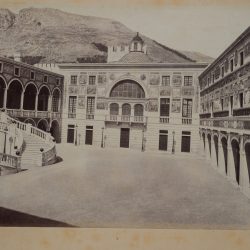 Cours d'honneur Palais Princier Circa 1875 Walburg Derbray