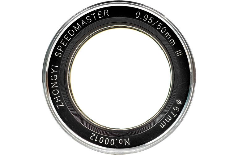 mitakon-speedmaster-50-mm-f-0-95-mark-III-3