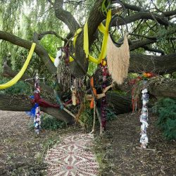 9-Totem-Installation-by-Camilla-Mason,-2016