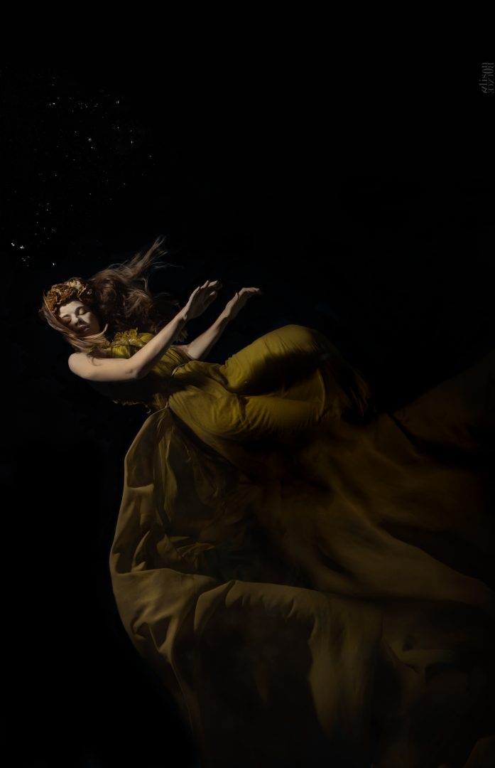 Alison-bounce-underwater1