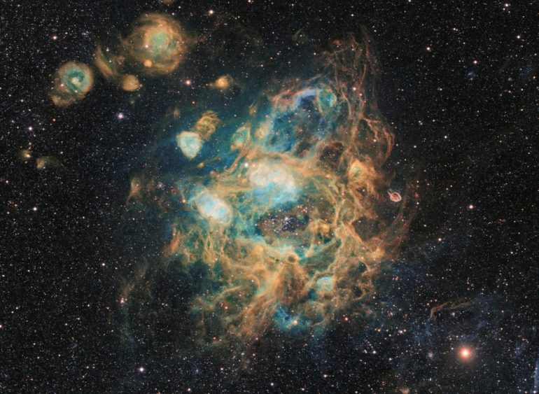 large-magellanic-cloud-detail-2-ciel-austral-astrophotography