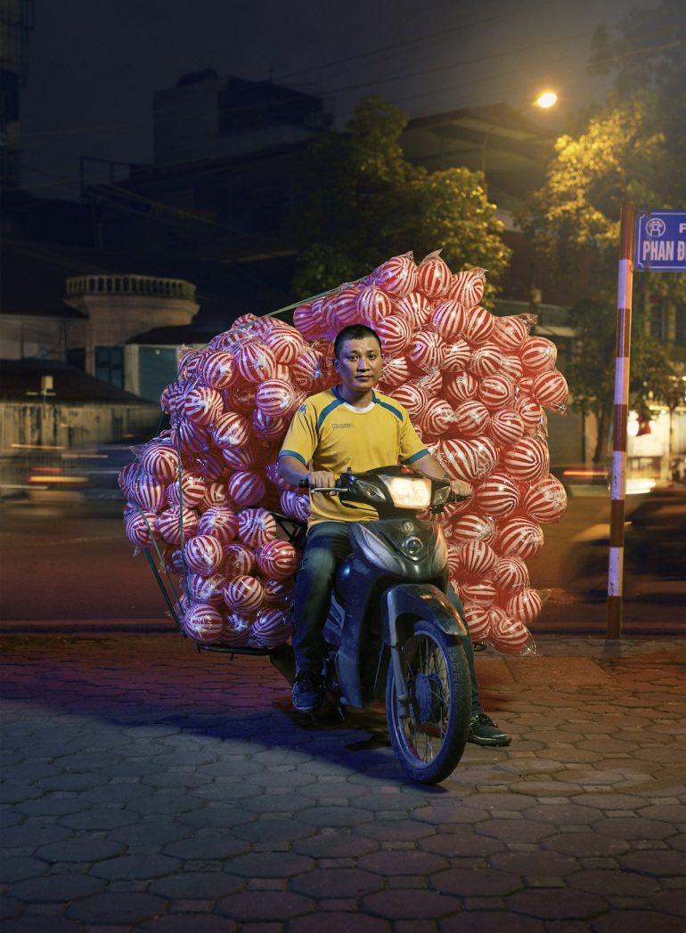 motorcycle-delivery-hanoi-photos-jon-enoch-2