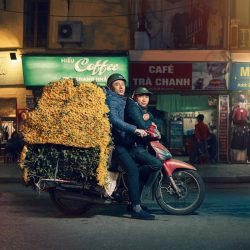 motorcycle-delivery-hanoi-photos-jon-enoch-7