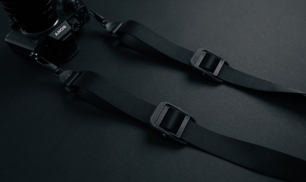 kurvd-universal-camera-strap-01-2000px