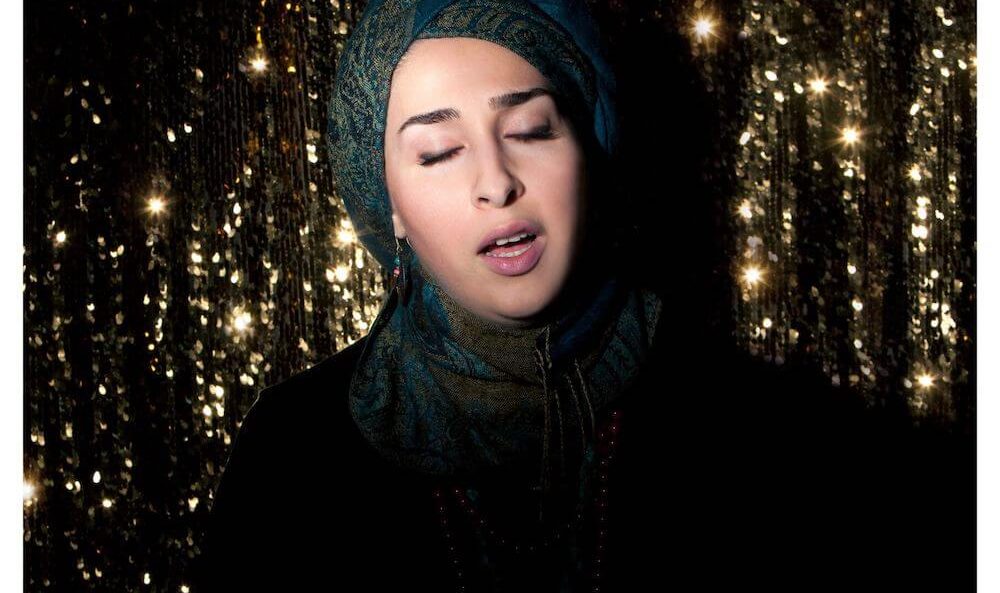 newsha-tavakolian-listen-2011-installation-video