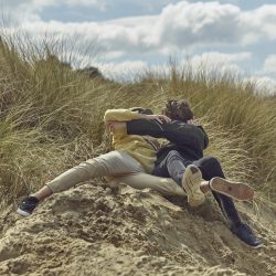 X-StandingOnTheBeach,StaringAtTheSea_Chau Cuong Lê _Pour Planch (6