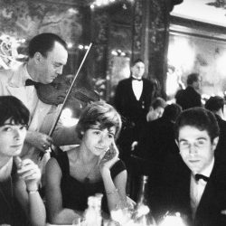 FRANCOISE SAGAN CHEZ MAXIM'S APRES LA PREMIERE DE SON BALLET LE RENDEZ-VOUS MANQUE