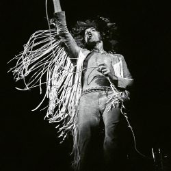 roger-daltrey-of-the-who-par-henry-diltz-woodstock-aug-1969
