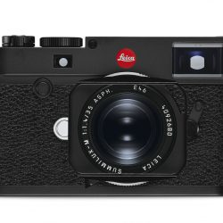 Leica M10-R_black_Summilux-M 35_front_RGB