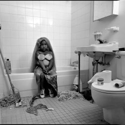 mary-ellen-mark-0-3_custom-8e9b59f41552a54f9c905d3c4015cd6021c306d9-s1300-c85