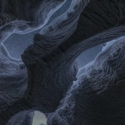 International-Landscape-Photographer-Year-20262-Chung-Hu-Frozen-Wave