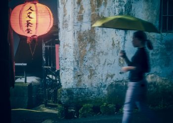 LaDameAuParapluie_20201115_v01.00