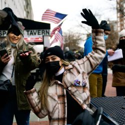 leslie-edit_custom-989eedf6636ad88e2be7fe33d27ddef41d801671-s1300-c85