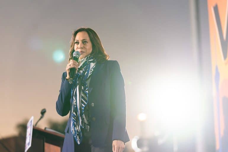 Kamala-Harris-Las-Oct-27-2020-Vegas-Photo-by-Lawrence-Jackson