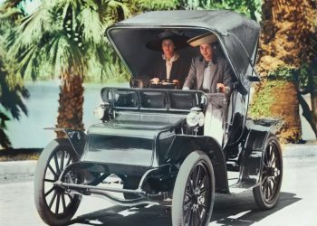 voiture-electrique-photo-by-frederic-lewis-getty-images-colorisation-gabriel-nion-940x769