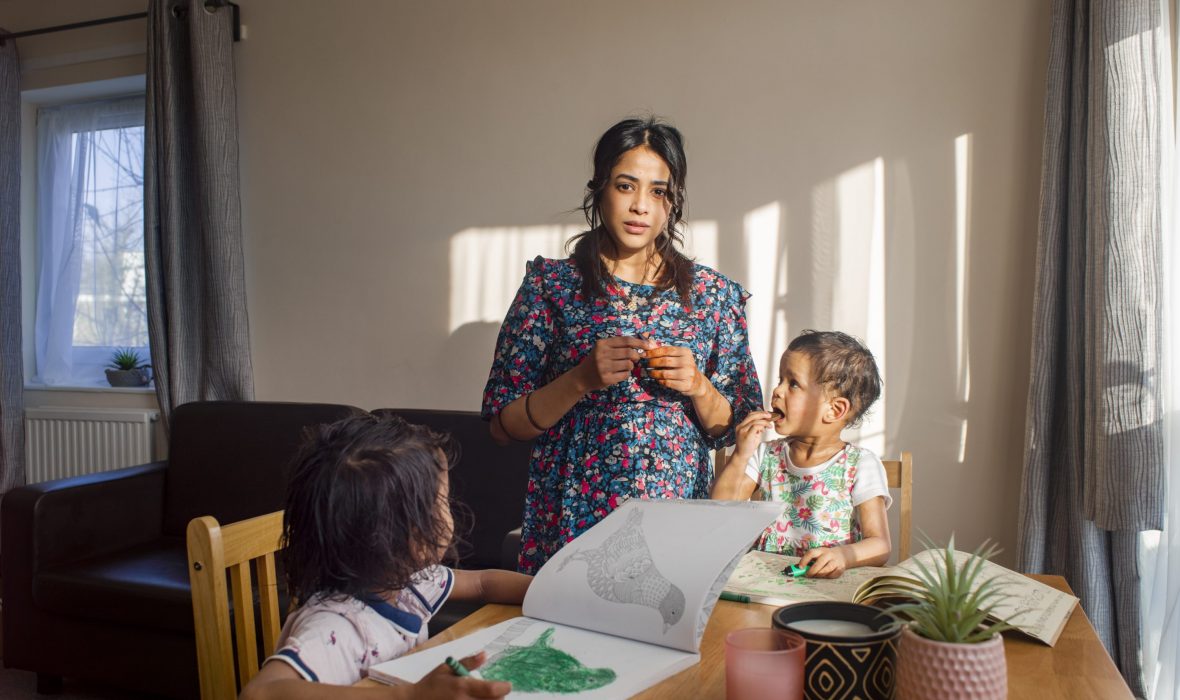 Jana with Izaan and Yaana, Holding the Baby, 2021, courtesy of Polly Braden