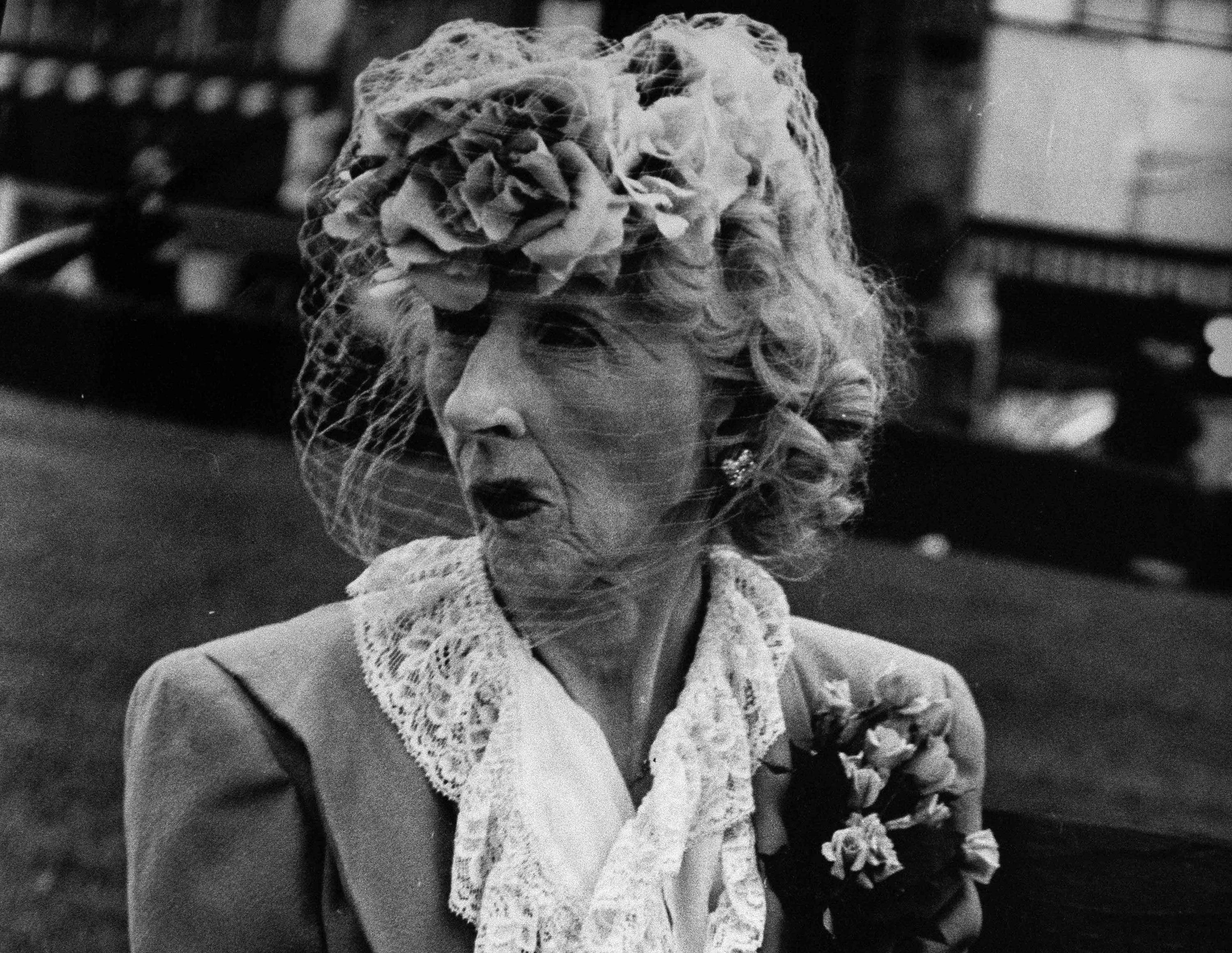 старых не бывает. смешной рокер. любил я книги выпивку и женщин. старых женщин не бывает. старых не бывает.