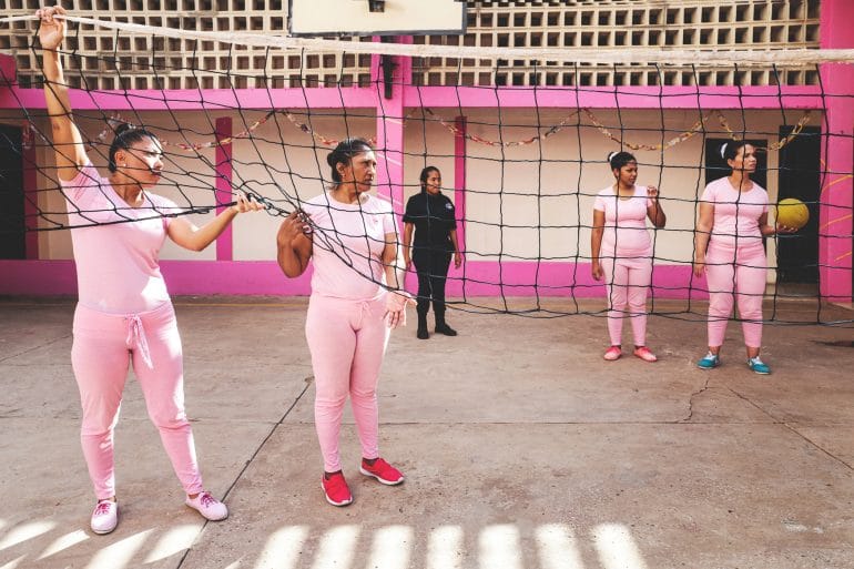 Dias Eternos, Women in prison in Venezuela